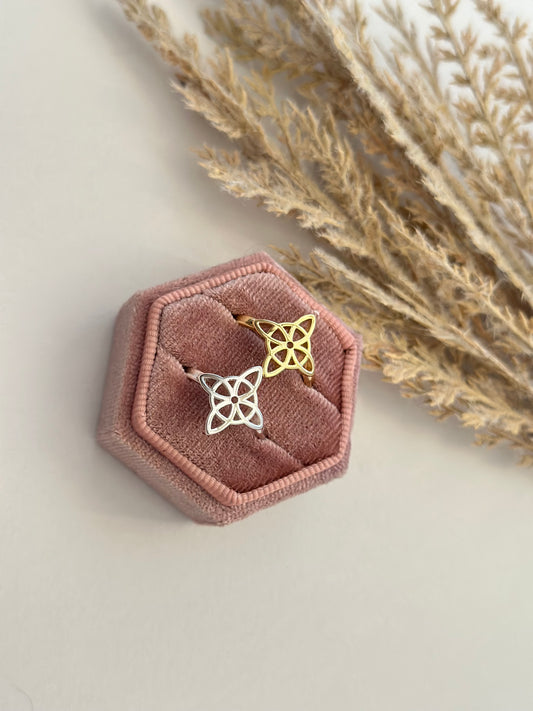 Nudo De Bruja Adjustable Ring