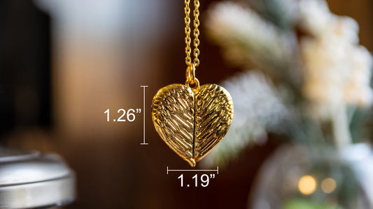 Wing Locket Necklace/ Personalizados