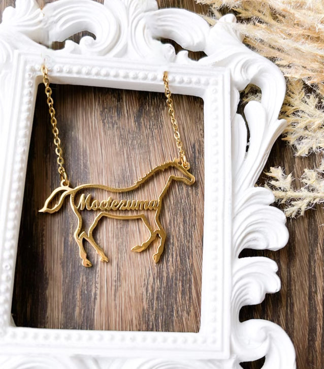 Mis Raíces Horse Necklace