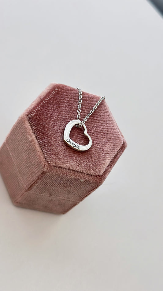 Con Amor Necklace