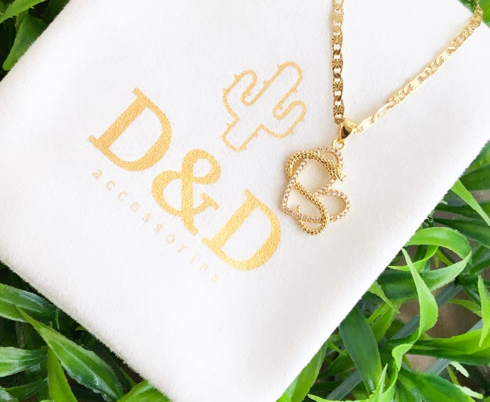 Snake love necklace