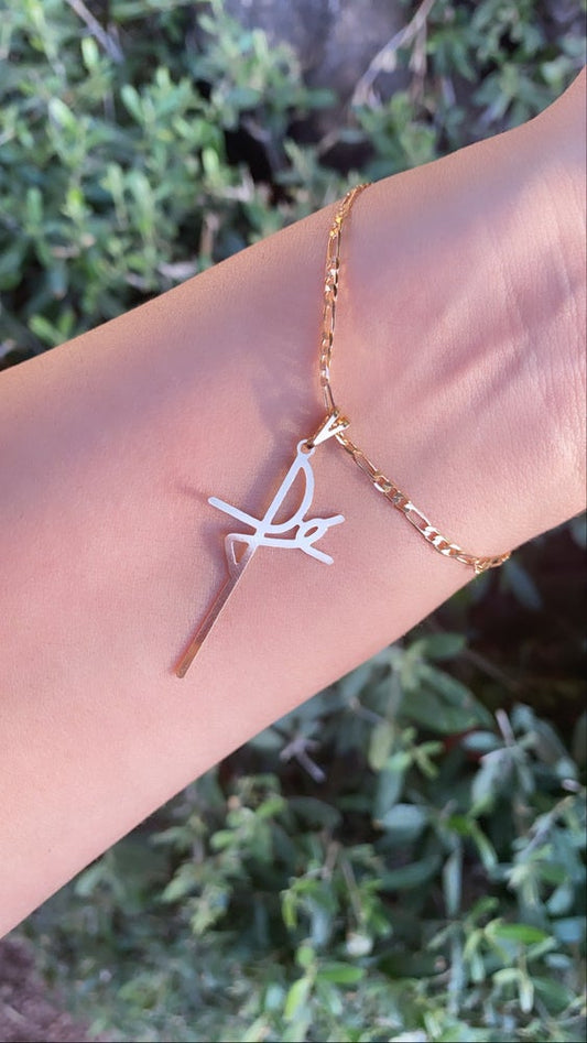 Fé Necklace